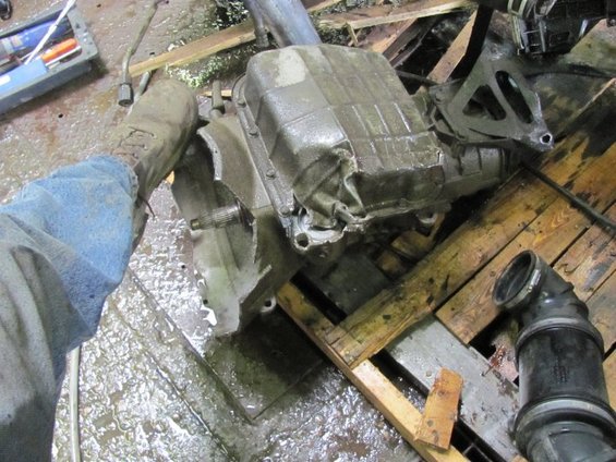 Transmission housing with splined output shaft