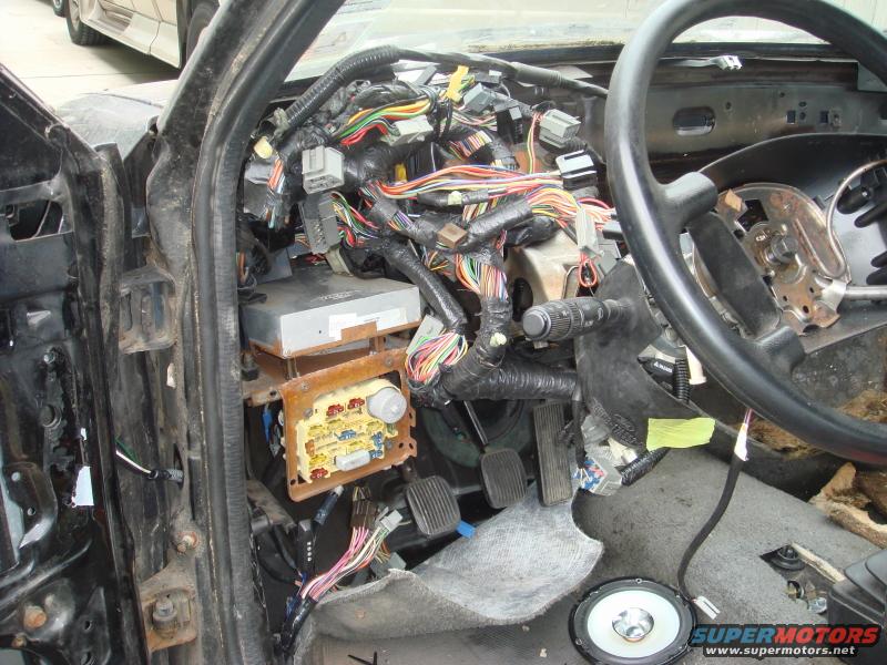 1989 Ford Escort photo