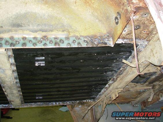 sw09.jpg The body has been extensively repaired.