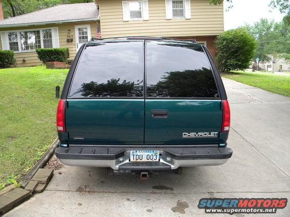 1999 Chevrolet Suburban rear view, dark green