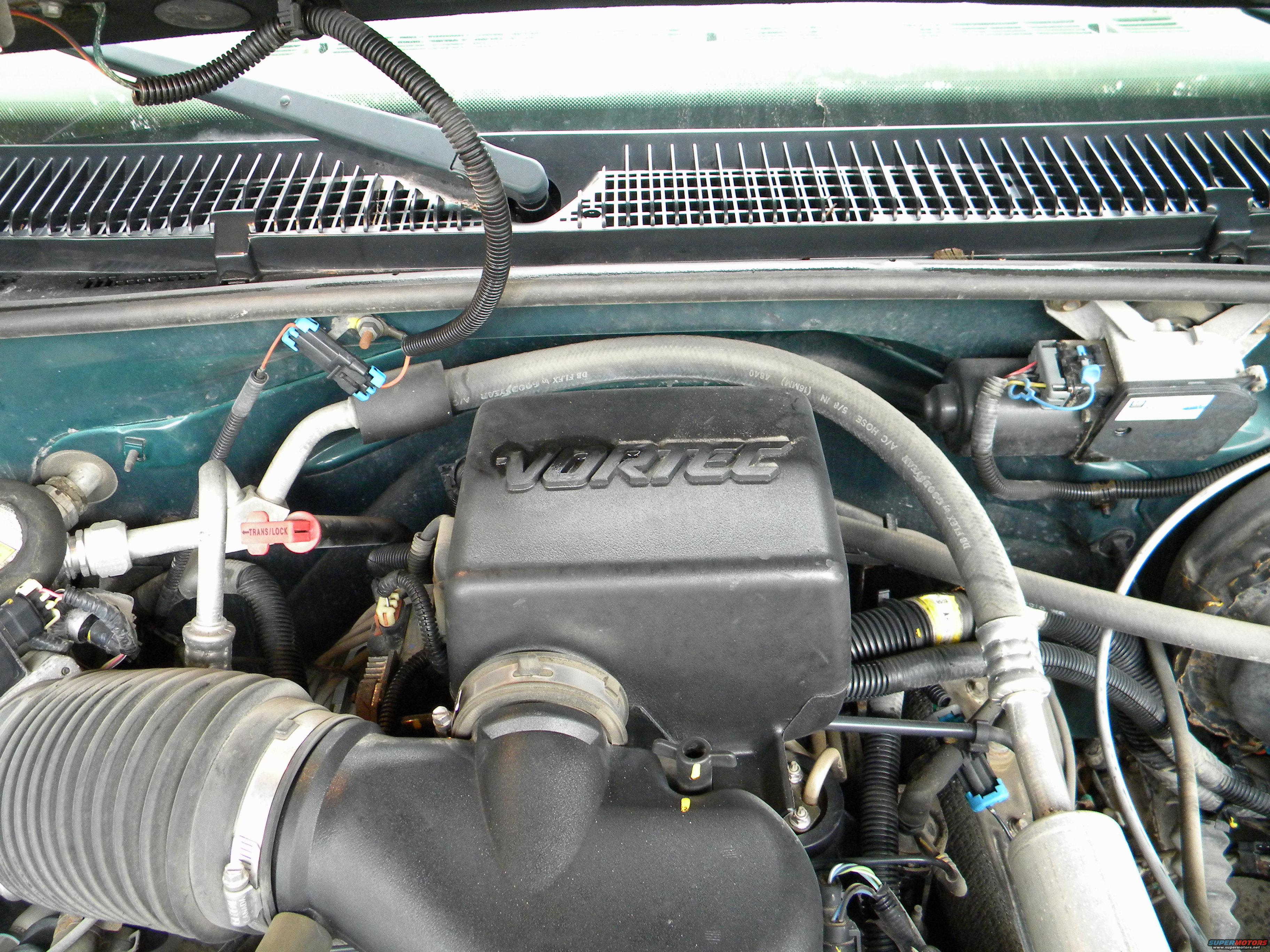 1999 Chevrolet Suburban photo