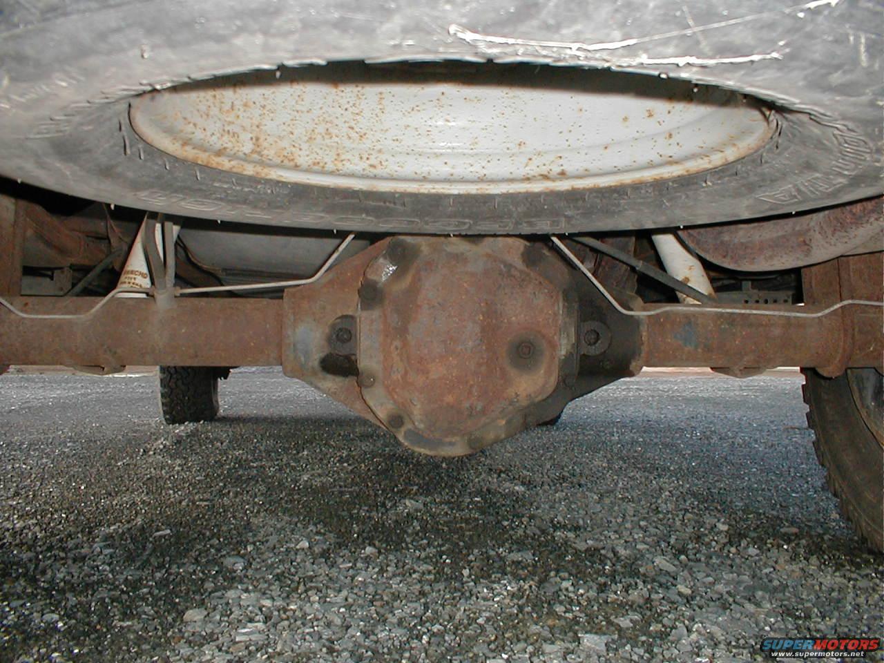 2001 Ford E150 photo