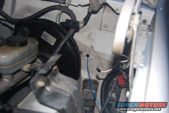 dsc_0543.jpg Trans temperature signal wire entering cab through a grommet I added in the firewall.