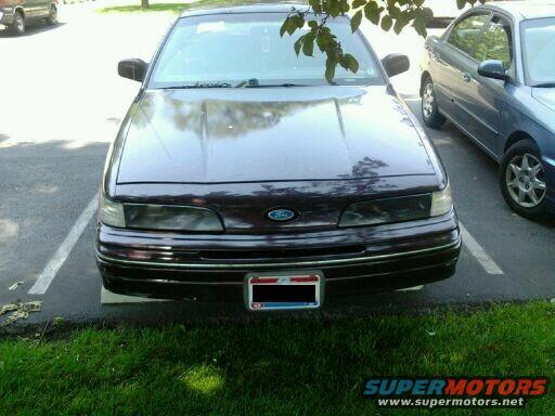 1992 Ford Crown Victoria front view, dark color