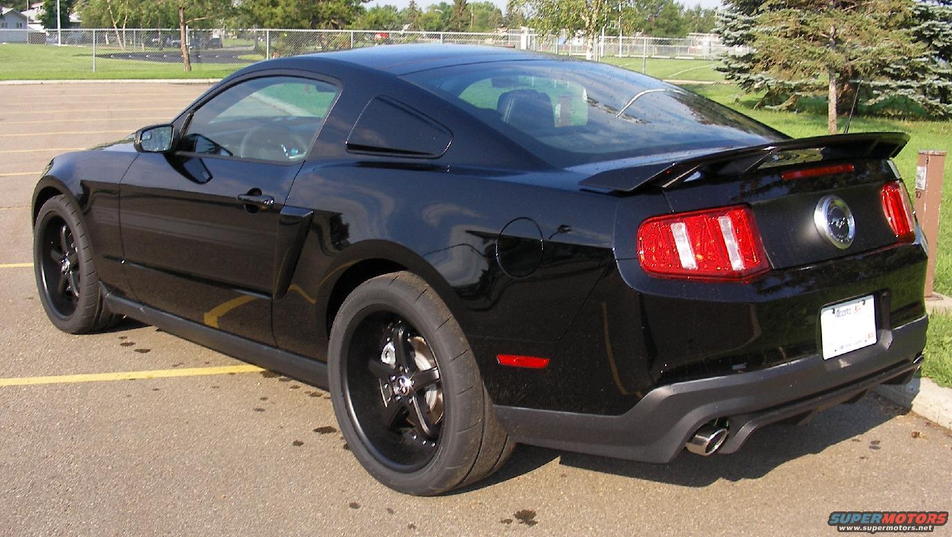 2011 Ford Mustang photo