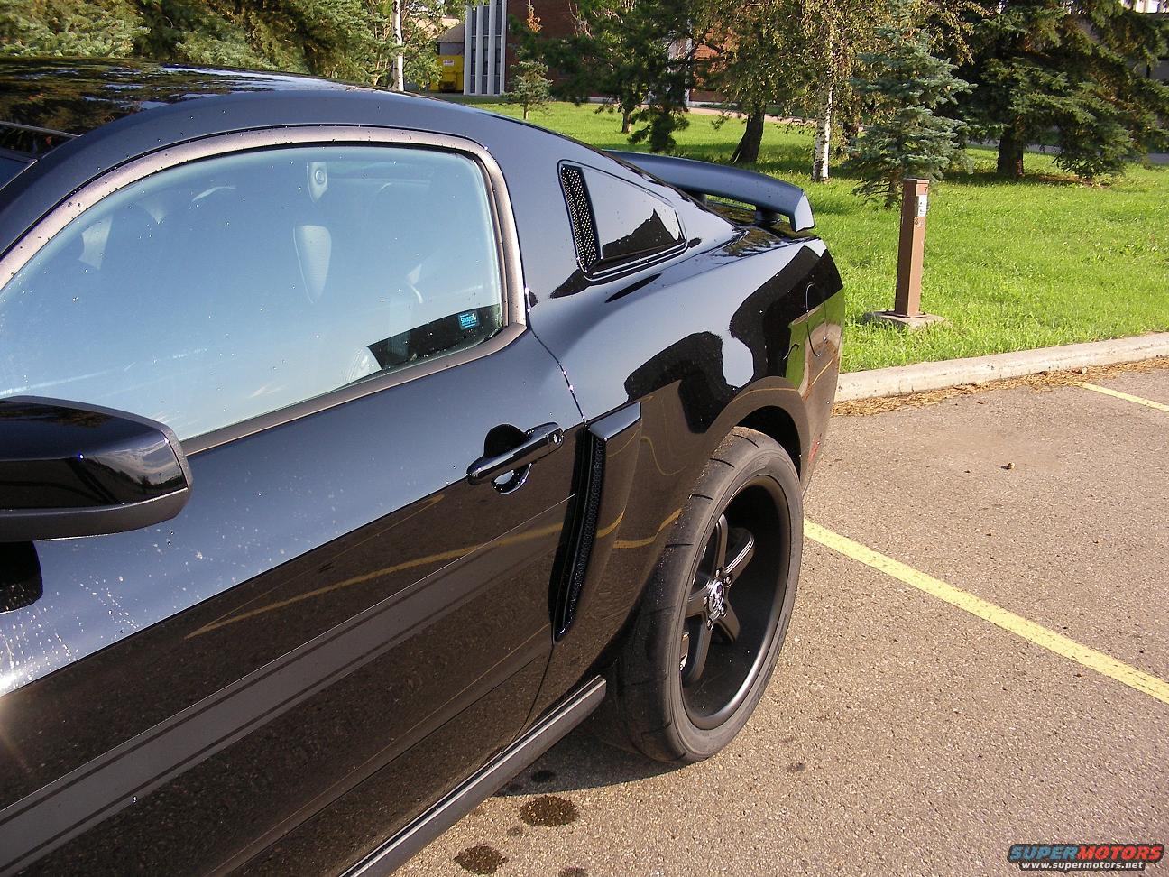 2011 Ford Mustang photo