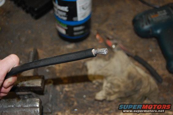 dsc_0629.jpg Cable end tinned with flux core solder.