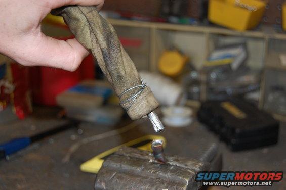 dsc_0632.jpg Inserting the cable into the lug. this is done while heating the lug.