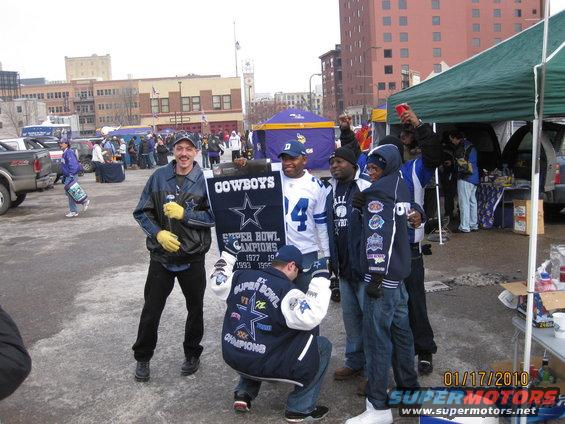 img_5465.jpg Cowboys vs. Vikings! Playoffs! go FAVRE GO!!!