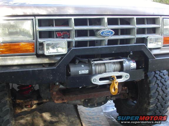 winch.jpg Front bumper & Warn M8000 Winch