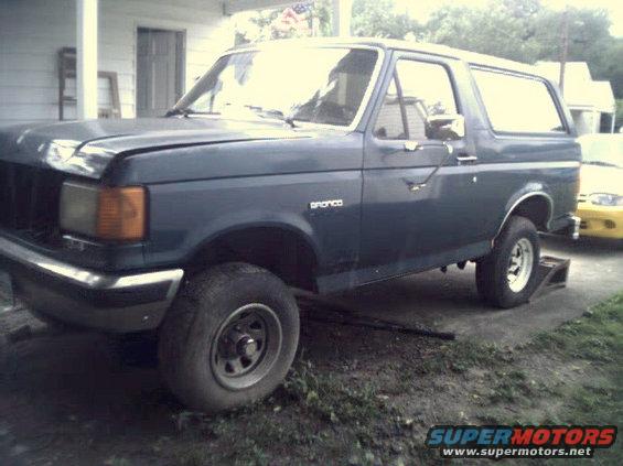 bronco-b4003.jpg 