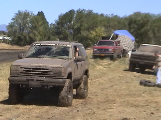 2003-sutherlin-blackberry-festival--mud-drags.jpg Can hardly tell it's the same Explorer.