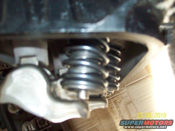 Engine valve springs and rocker arm assembly, close-up view