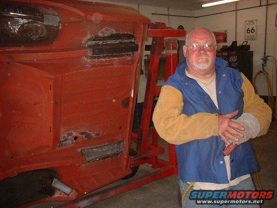 dscf0054.jpg This is Danny Hutsell, owner of Unique Auto Body, Maryville, TN. One of the best painters/body men you will find, especially when it comes to older cars. He's fat & ugly... but he's good.