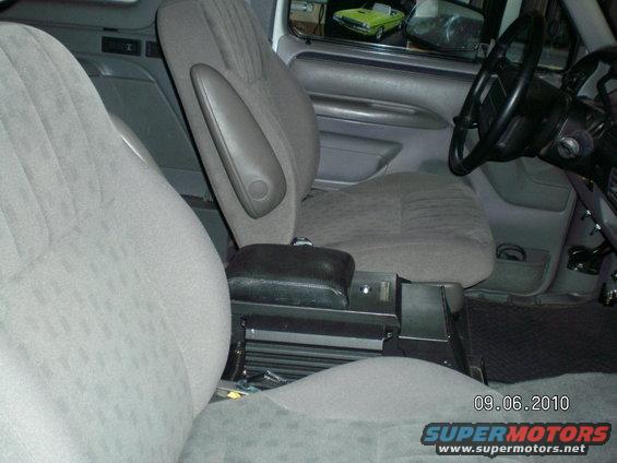 2010_0906freestarseat0008.jpg 