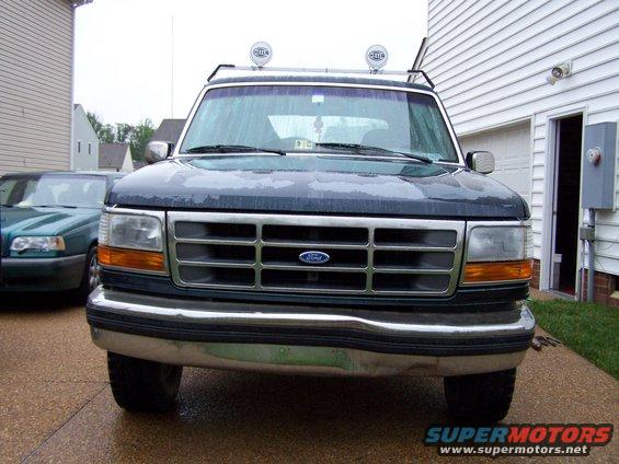 1992 Ford Bronco front view with roof rack and auxiliary lights