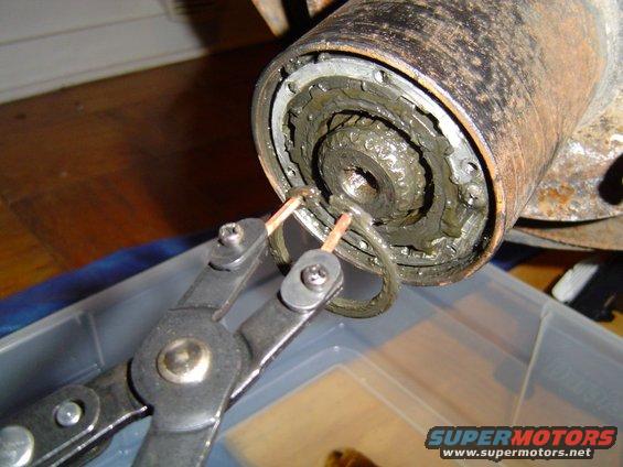 dsc05179.jpg Remove C clamp ring.