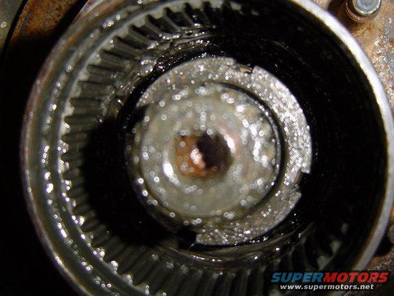 dsc05185.jpg Ahh, with a bit of tool destruction! Whammo, she's off. Grumble.