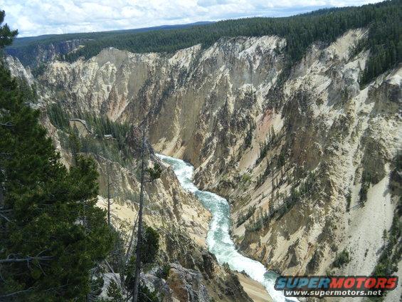 yellowstone1-100.jpg 
