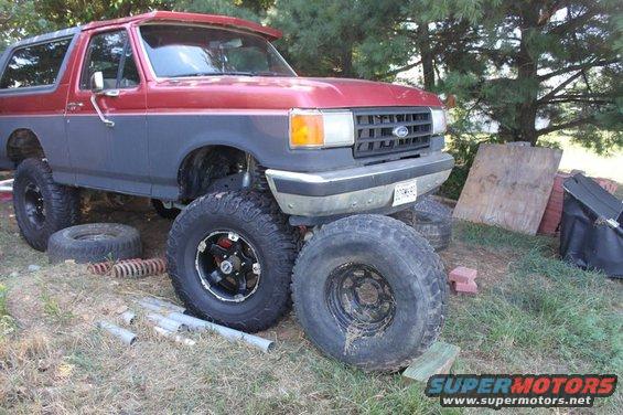 Cooper Discoverr STT 37" on Black Rock 17" rims vs original Goodyear MT 35" on unknown steel 15" rims.
