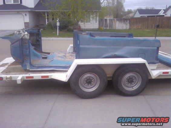 0501091610.jpg taking cab away