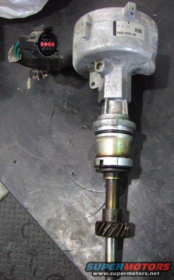 Ford distributor with part number F4ZE-12127-AA, likely from a 1995 Mustang GT
