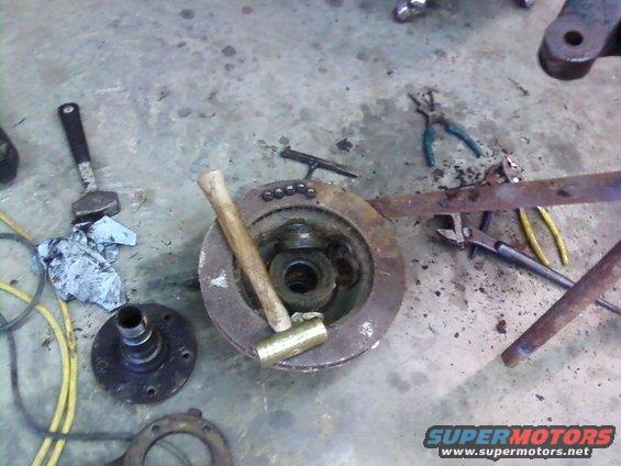 014.jpg I am glad I bought this brass hammer, it comes in real handy taking the spindles off.