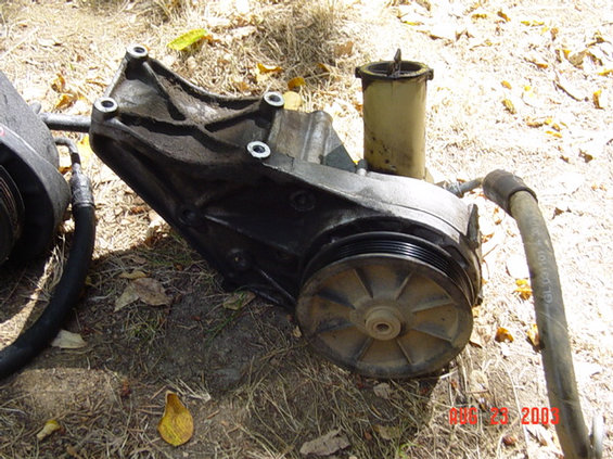 82203-023.jpg Crappy, leaky, noisy stock pump