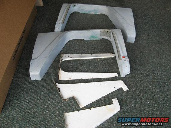 img_3056.jpg The roadster inserts that came with her. They were pretty beat up but maybe when I get more experience working with fiberglass I can re-build them.