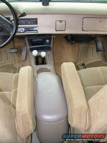 taurus07.jpg This '96 Taurus conosle is close, but not close enough for Frank.