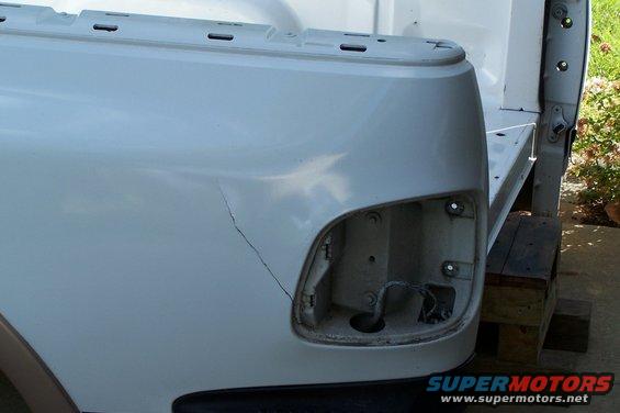 bed_2.jpg Showing damage on drivers side