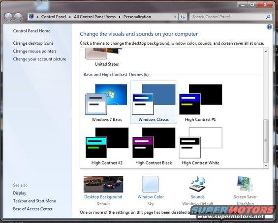 Screenshot of Windows Control Panel personalization settings with various themes and desktop backgrounds displayed