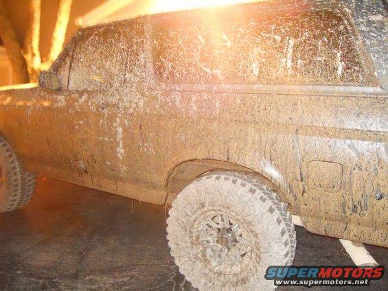 bronco-mud.jpg 