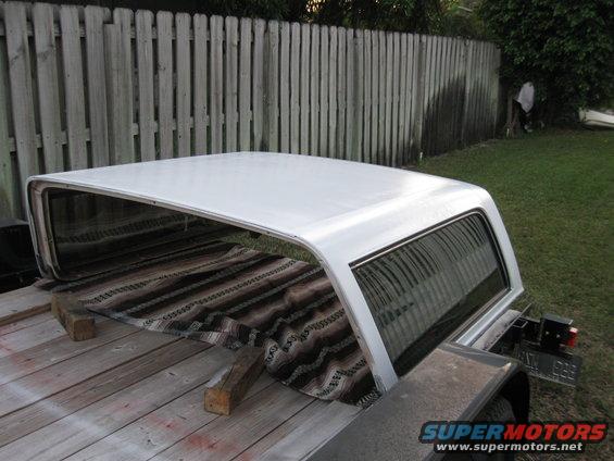 white-top.jpg Painted FG top white to match cab roof.  