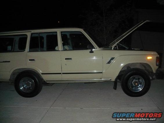 1986 Toyota Land Cruiser side view, hood open