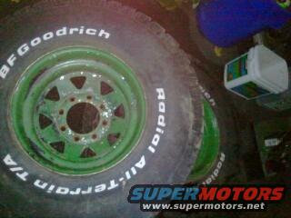bfg-at-1.jpg (2) 35" X 12.5" on 16.5" Wagon Wheel Painted Green