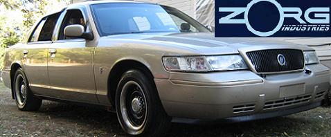 Gold 2000 Mercury Grand Marquis 3q-front view