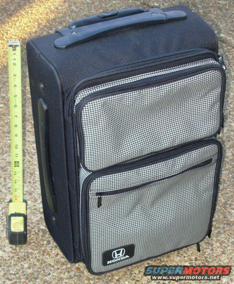 stcshonda.jpg Honda carryon

Includes a matching shoulder tote bag about the size of a laptop w/many pockets
