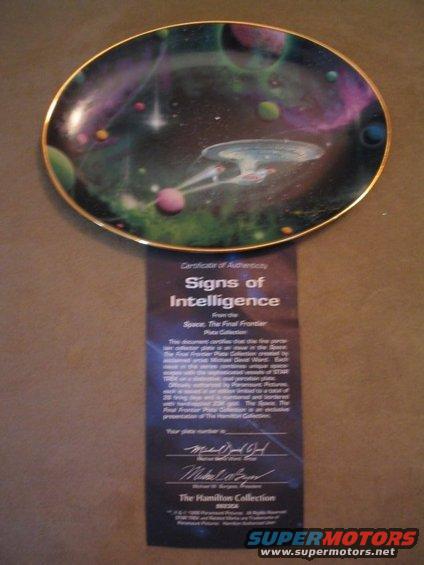 Star Trek 'Signs of Intelligence' collector plate with certificate of authenticity