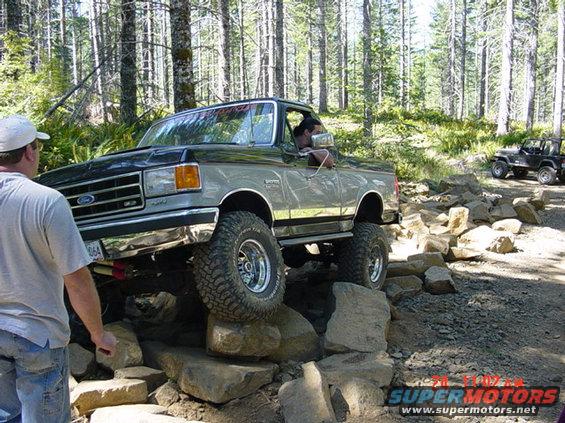 wheeling-82403-franks-pics-048.jpg Nice flex shot on the rocks...