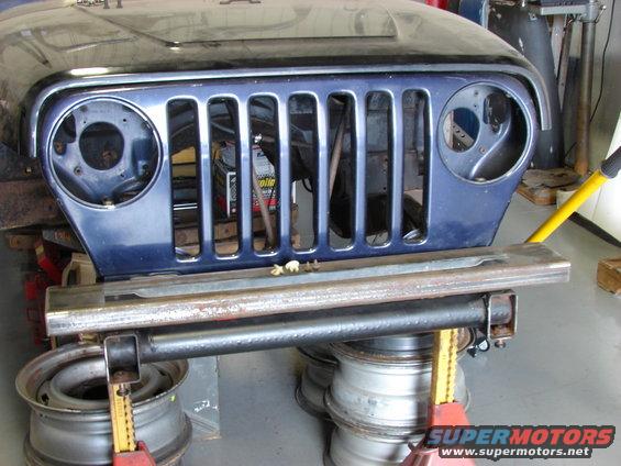 1993 Jeep YJ front grille and hood section, missing headlights