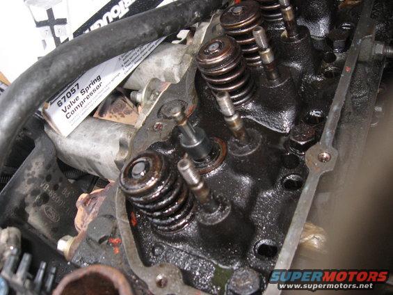 img_3160.jpg Fresh, new oil seal in place.  Soft, pliable teflon.  Should make a difference.