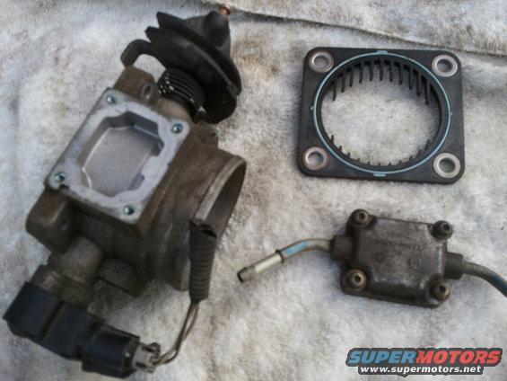 Throttle body and sensor assembly with gasket