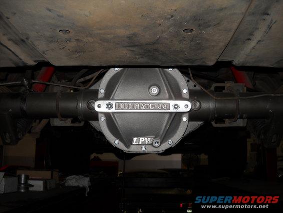 bronco-001.jpg Currie 8.8 with 9 inch ends, Tru Trac, 4:10s, forged axles, Currie drum brakes