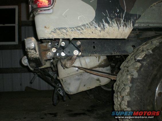 1995 Ford Bronco rear axle and fuel tank with custom bracketry