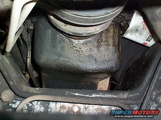 leaking-main.jpg Not sure where the oil is coming from here. Once I cleaned it off it seemed to slow down, it is definitely not the pan or the main seal, must be coming from higher up.