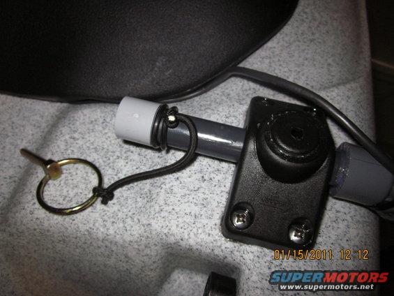 Kayak accessory mount with bungee cord and pin, dated 01/15/2011