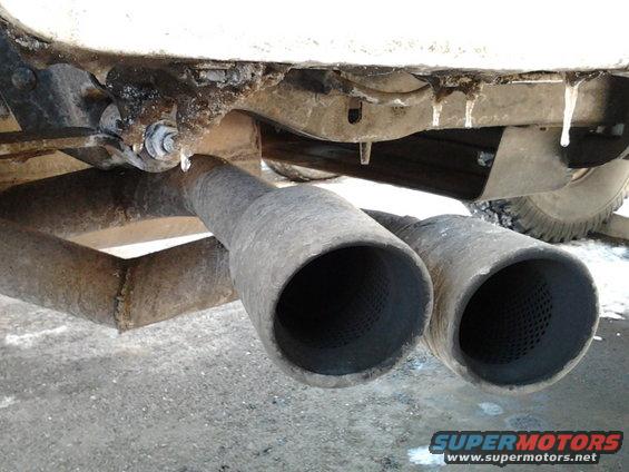 20110111154113.jpg Dual Flowmaster Exhaust with 3A Racing Mufflers