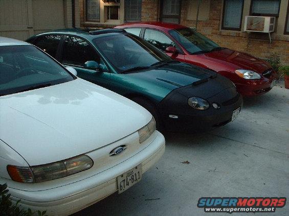 1996 Ford Taurus front view, white