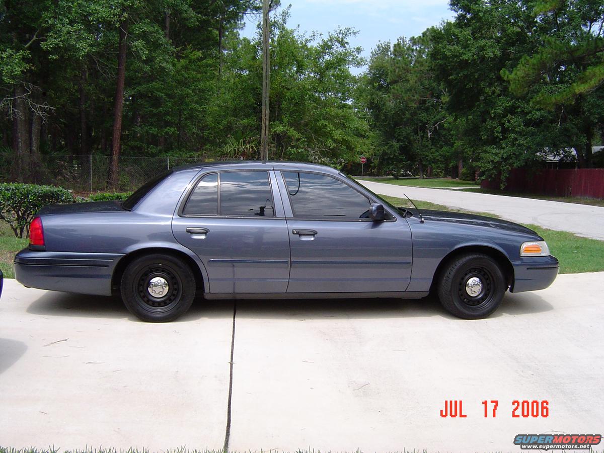 1998 Ford Crown Victoria photo